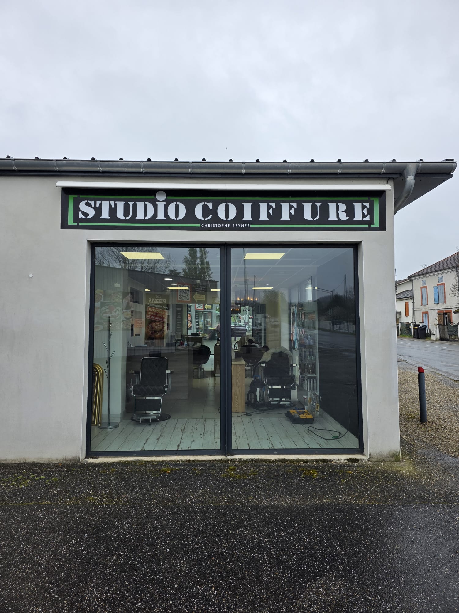 Salon Studio Coiffure avant film dépoli